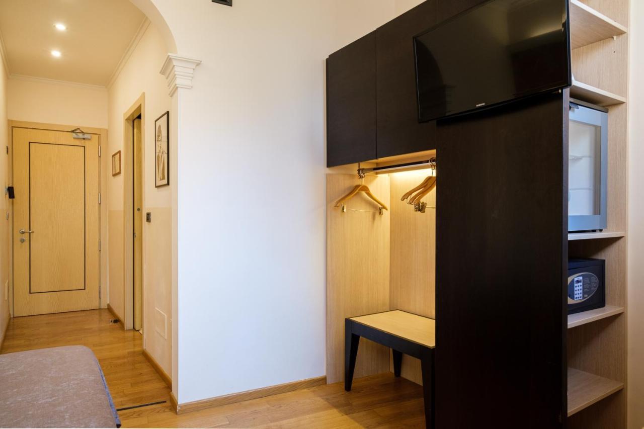 Hotel Touring Bologna Bagian luar foto