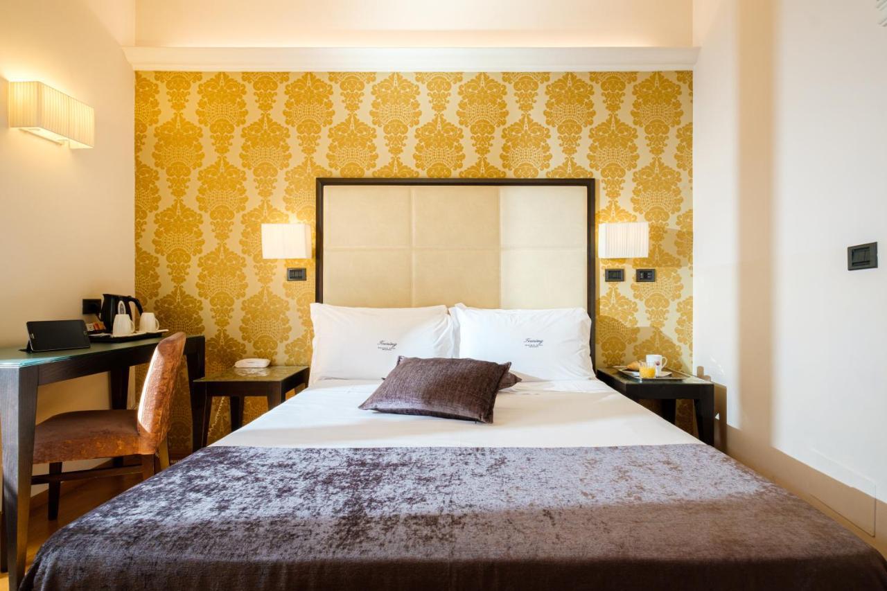 Hotel Touring Bologna Bagian luar foto