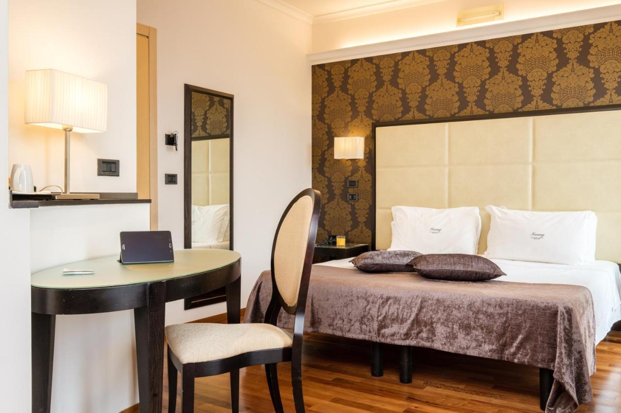 Hotel Touring Bologna Bagian luar foto