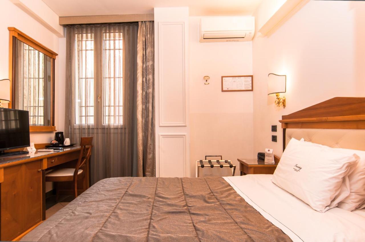 Hotel Touring Bologna Bagian luar foto