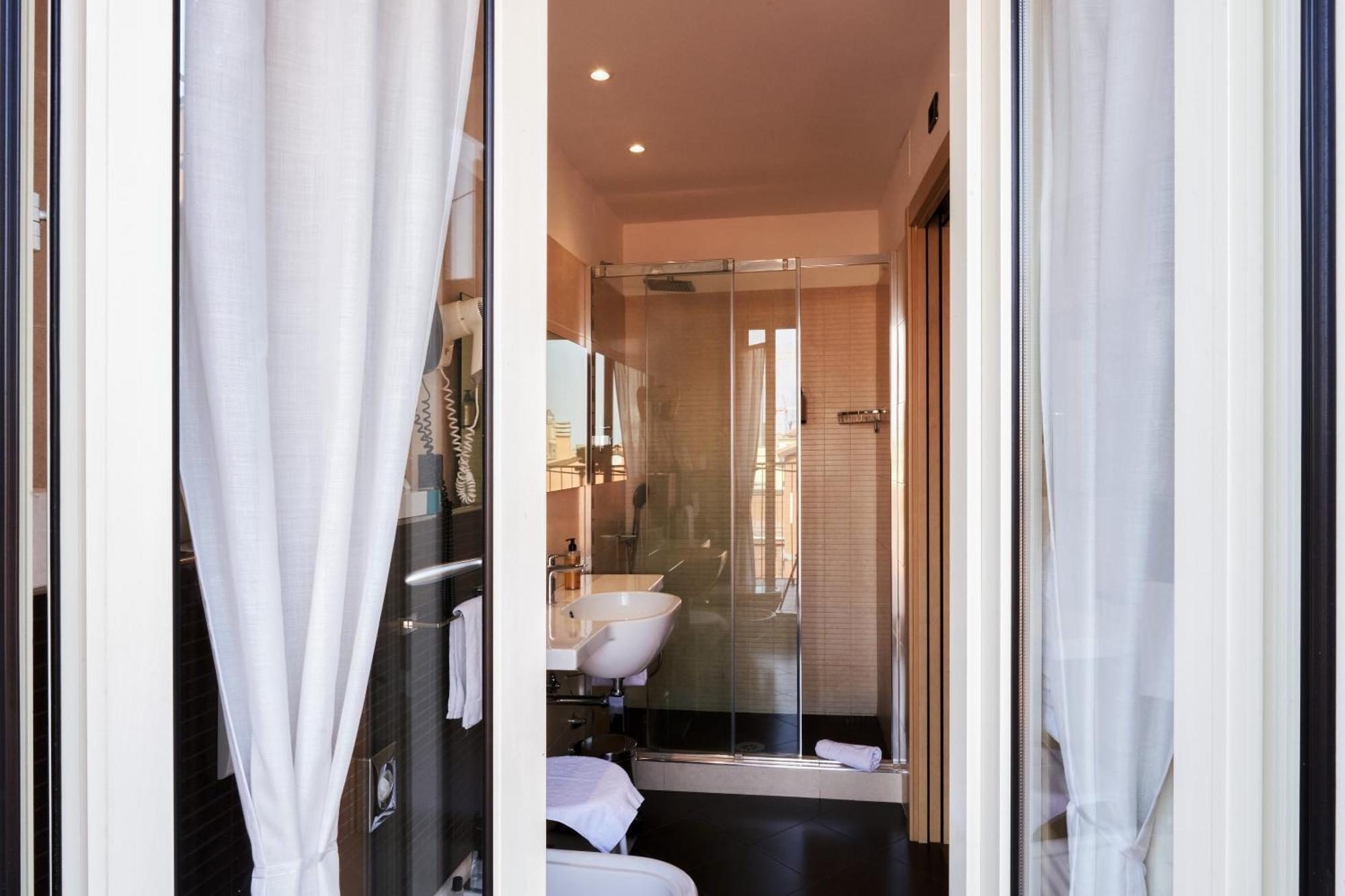 Hotel Touring Bologna Bagian luar foto