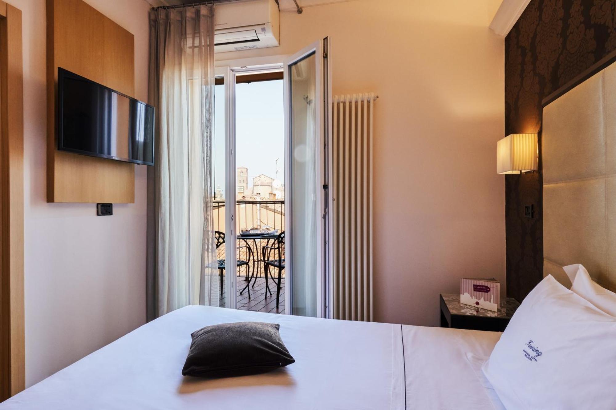 Hotel Touring Bologna Bagian luar foto