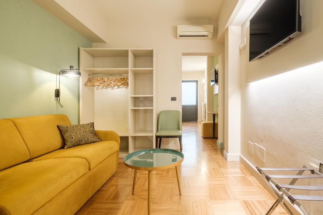Hotel Touring Bologna Bagian luar foto