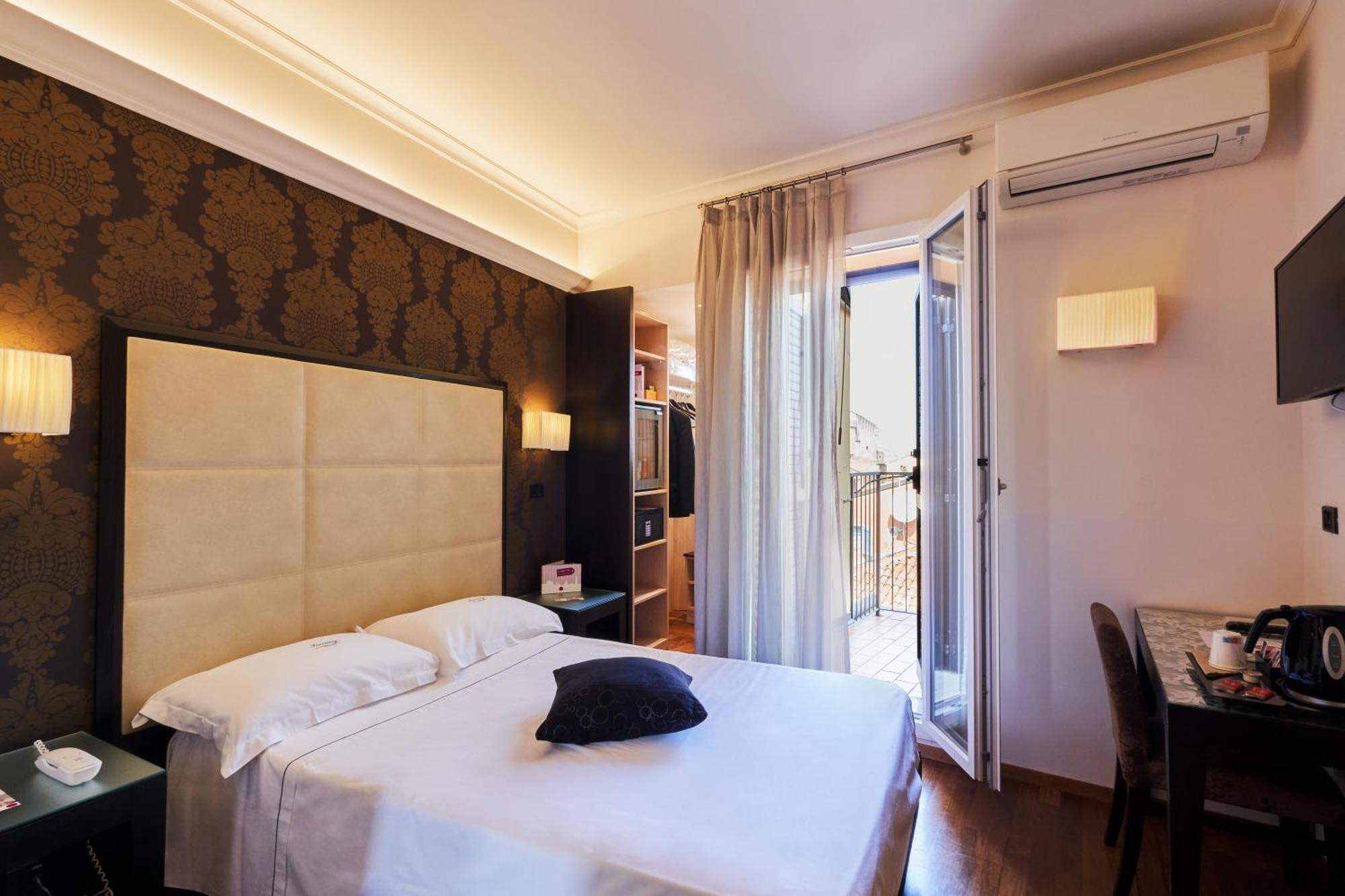 Hotel Touring Bologna Bagian luar foto