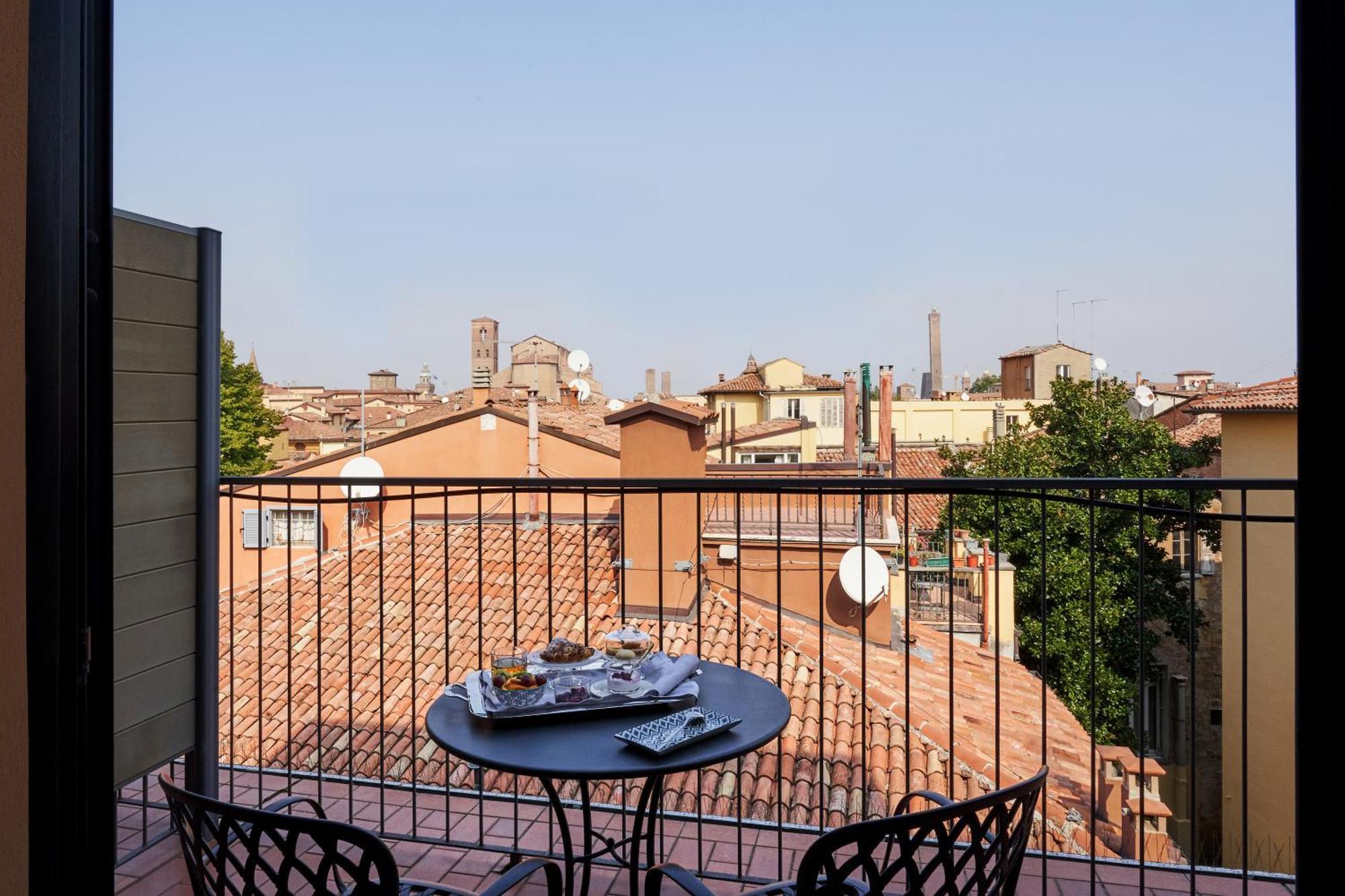 Hotel Touring Bologna Bagian luar foto