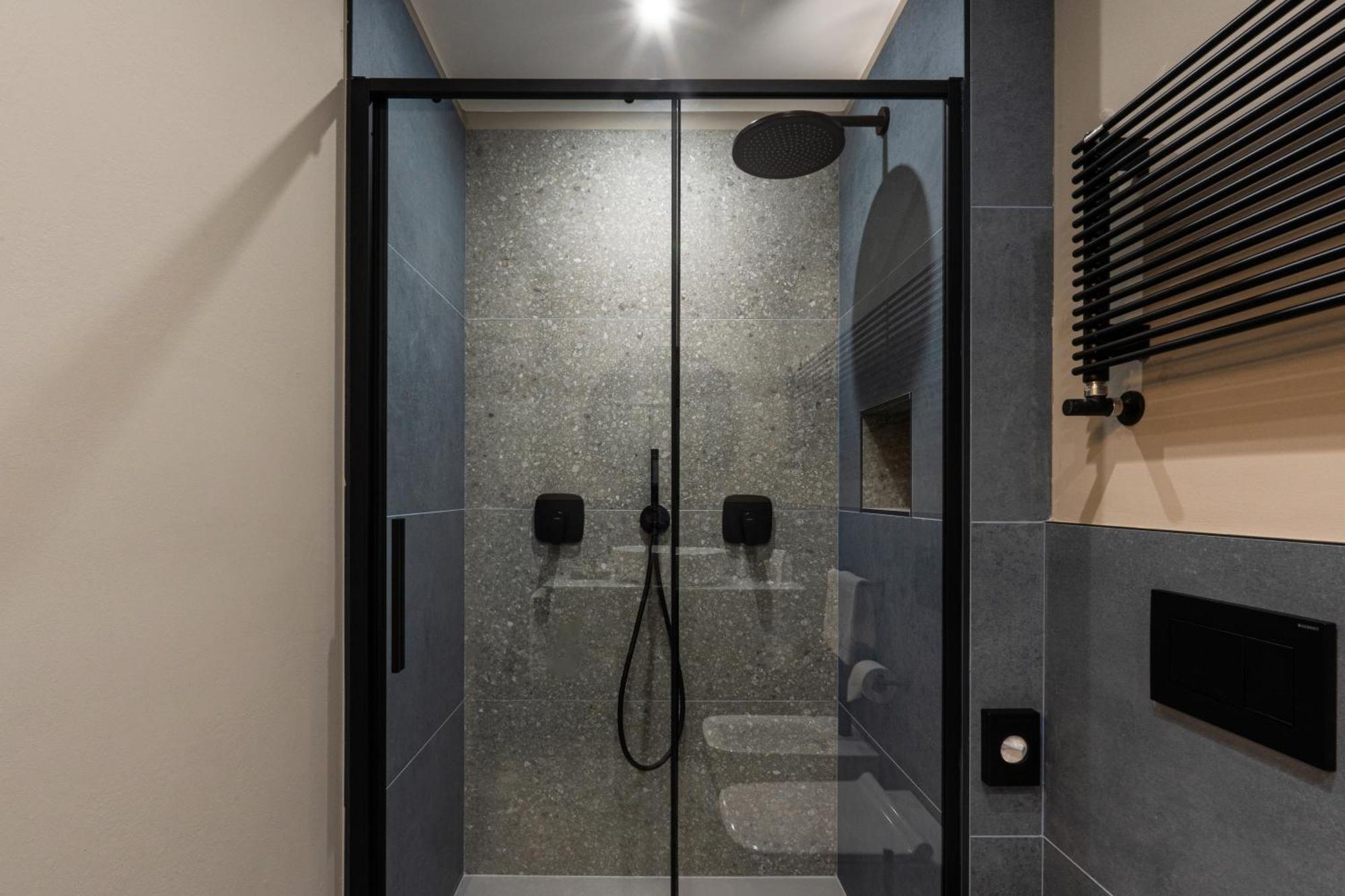 Hotel Touring Bologna Bagian luar foto
