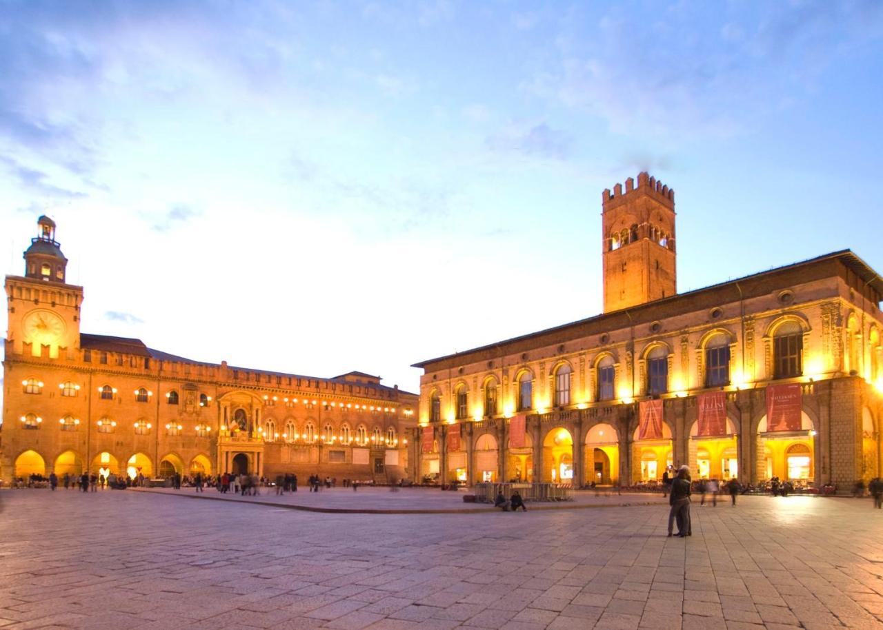 Hotel Touring Bologna Bagian luar foto